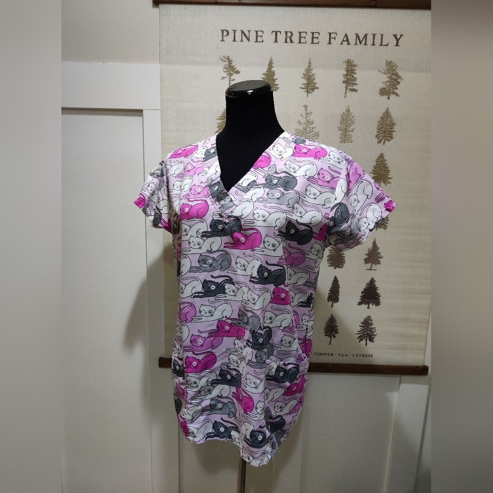 Cassandra O Women’s Scrub Top | Cat Print | Pink Gray Black | Size Small - Picture 3 of 8